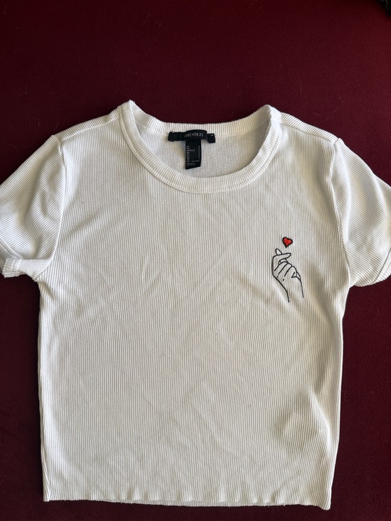 Forever 21 Tops - Forever 21 White Ribbed Short Sleeve Tee with Red Heart Hand Embroidery